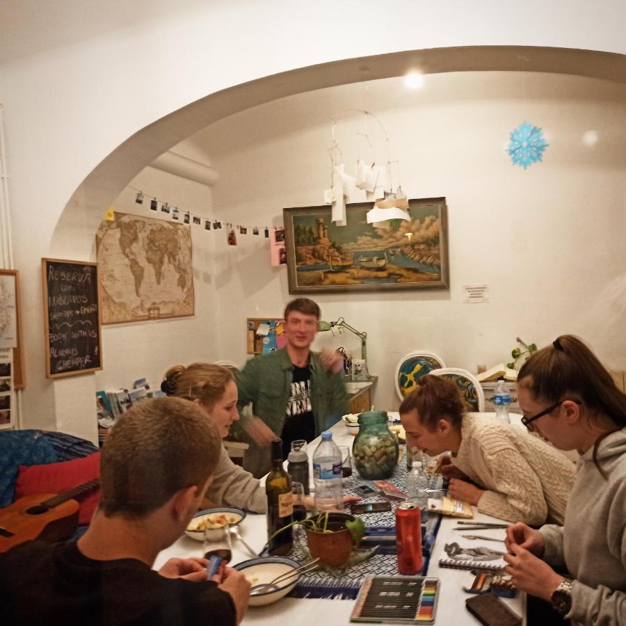 Cocollona Hostel *