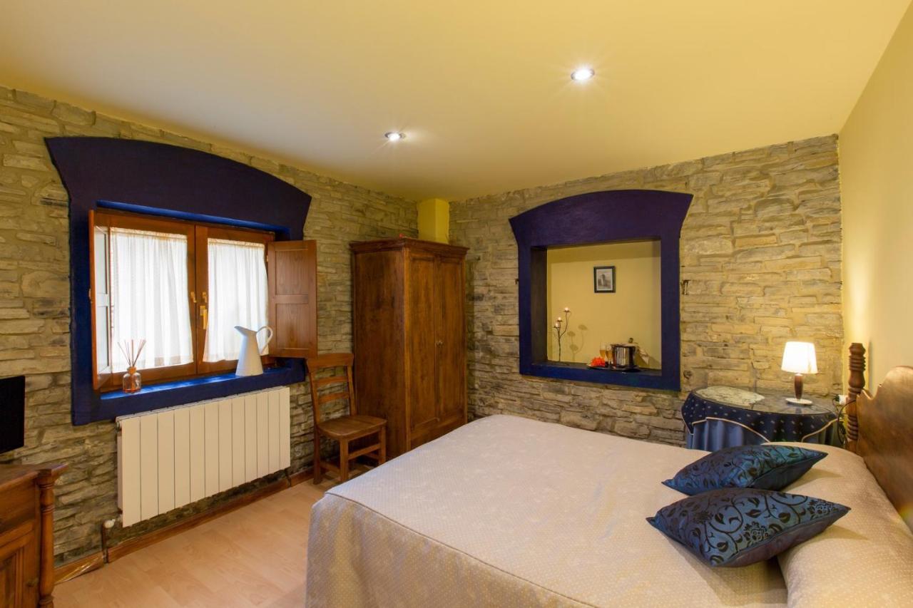 Rural Cerezos De Guest house