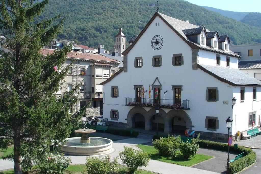 Atico En Biescas Con Piscina, Chimenea Y Garaje Biescas (Aragon)