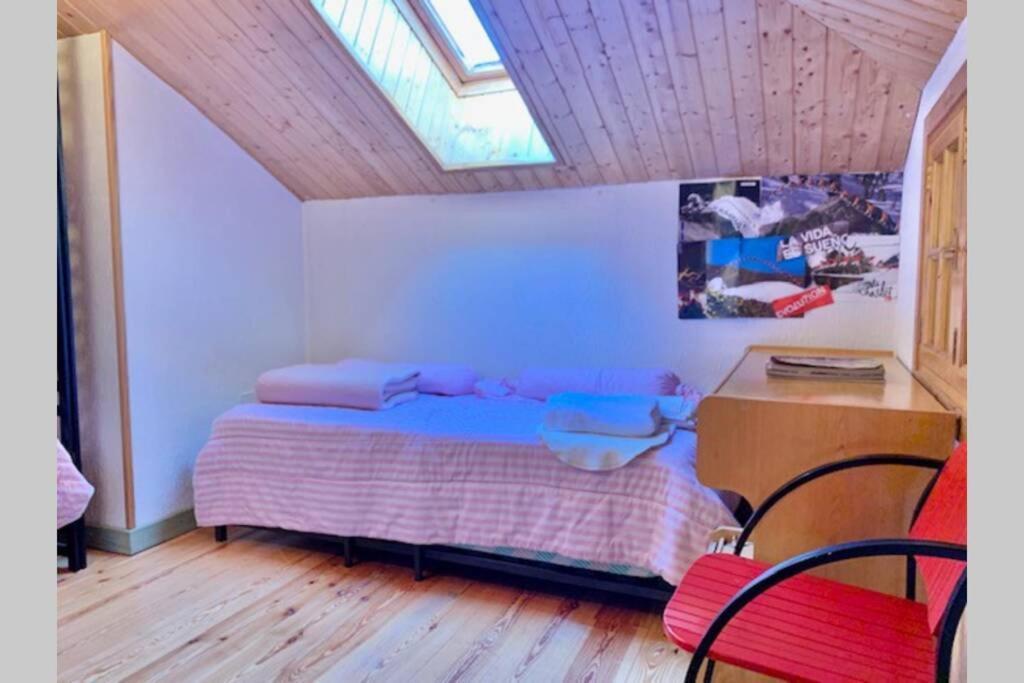 Atico En Biescas Con Piscina, Chimenea Y Garaje *