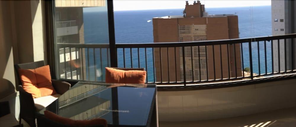 Groenlandia Penthouse Blueline