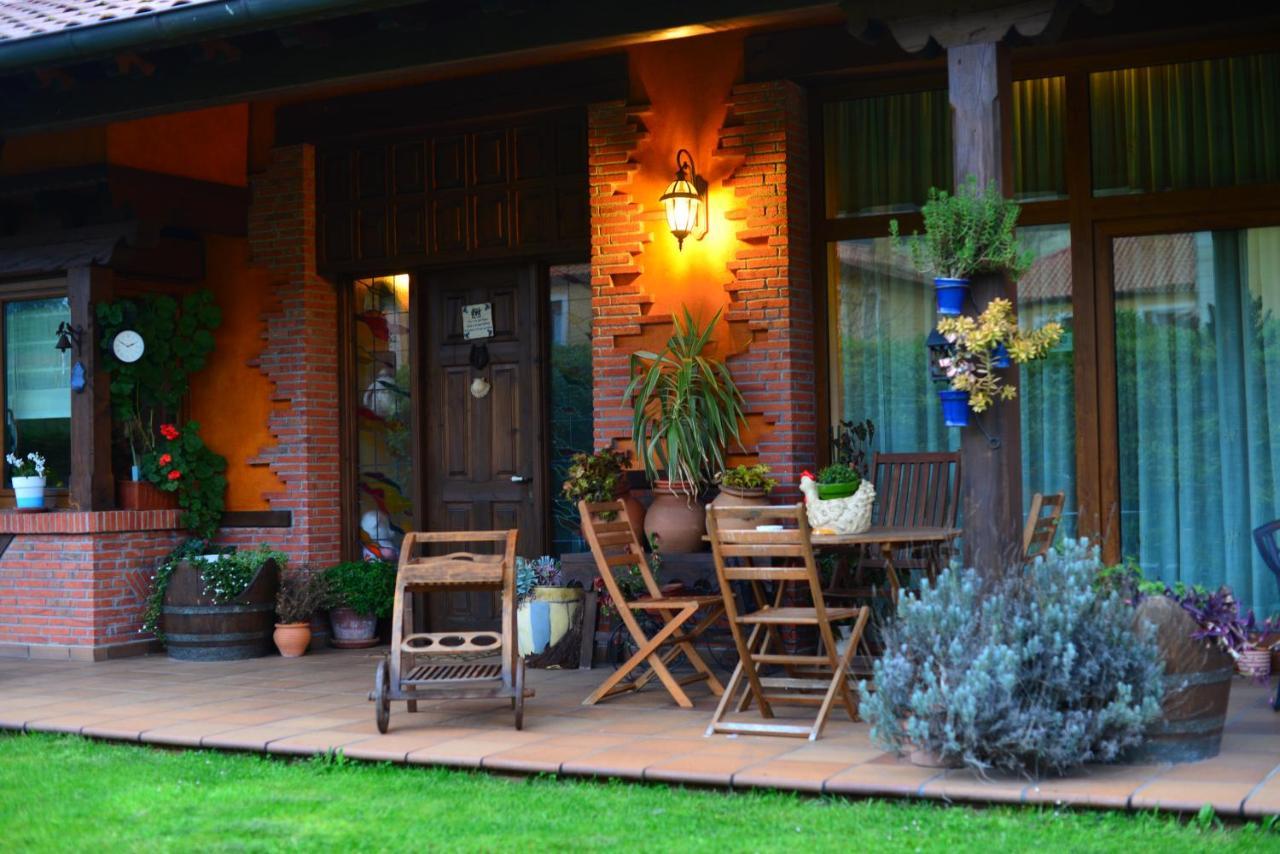 Alojamiento Bernabales Guest house