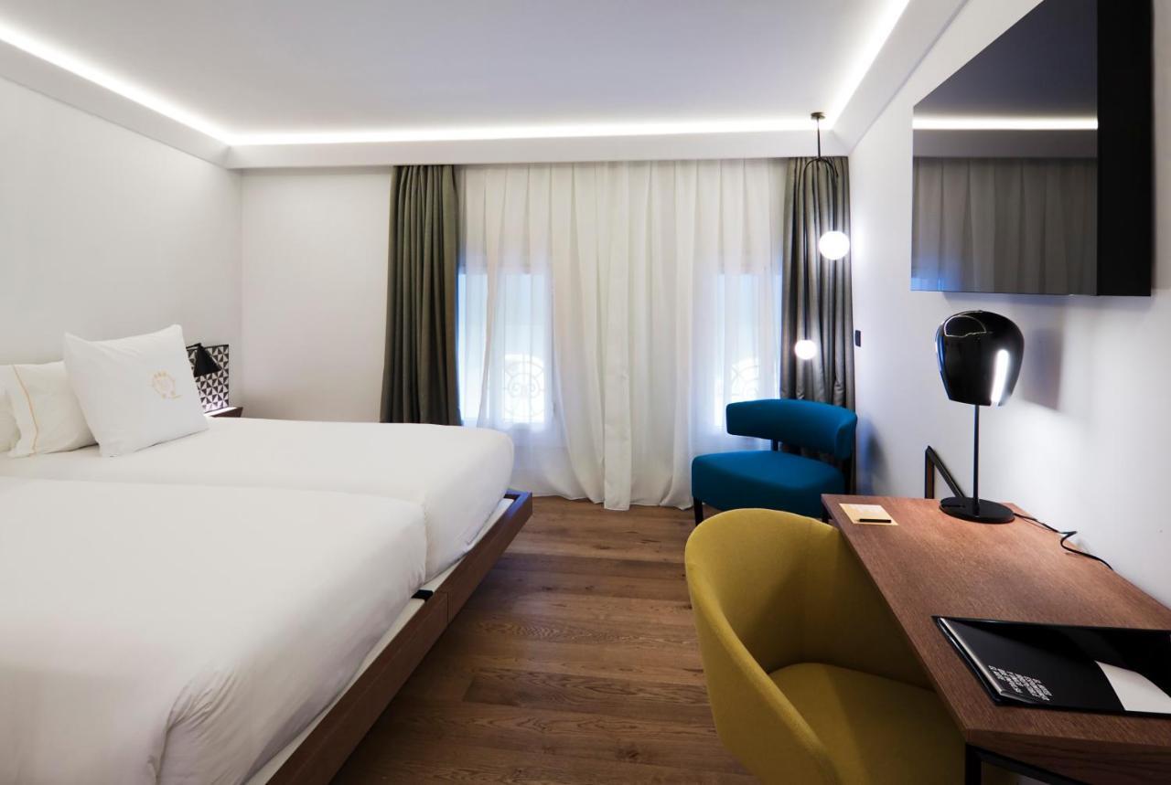 One Shot Palacio Reina Victoria 04 Hotel Valencia