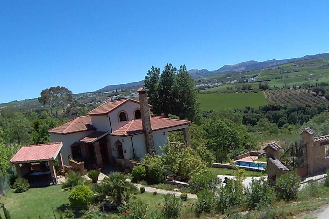 Charming In With Pool Ronda
