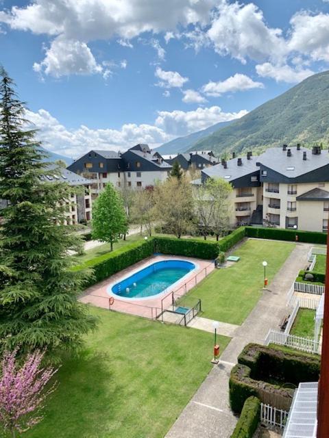Atico En Biescas Con Piscina, Chimenea Y Garaje Apartment *