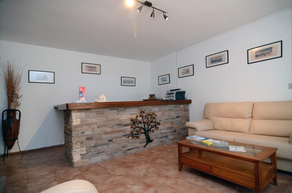 Cala Boix Guest house *