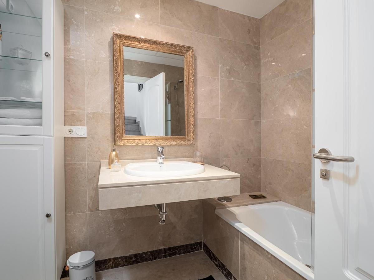 2305 - Luxury With Sea View And Pools San Roque (Andalucia)