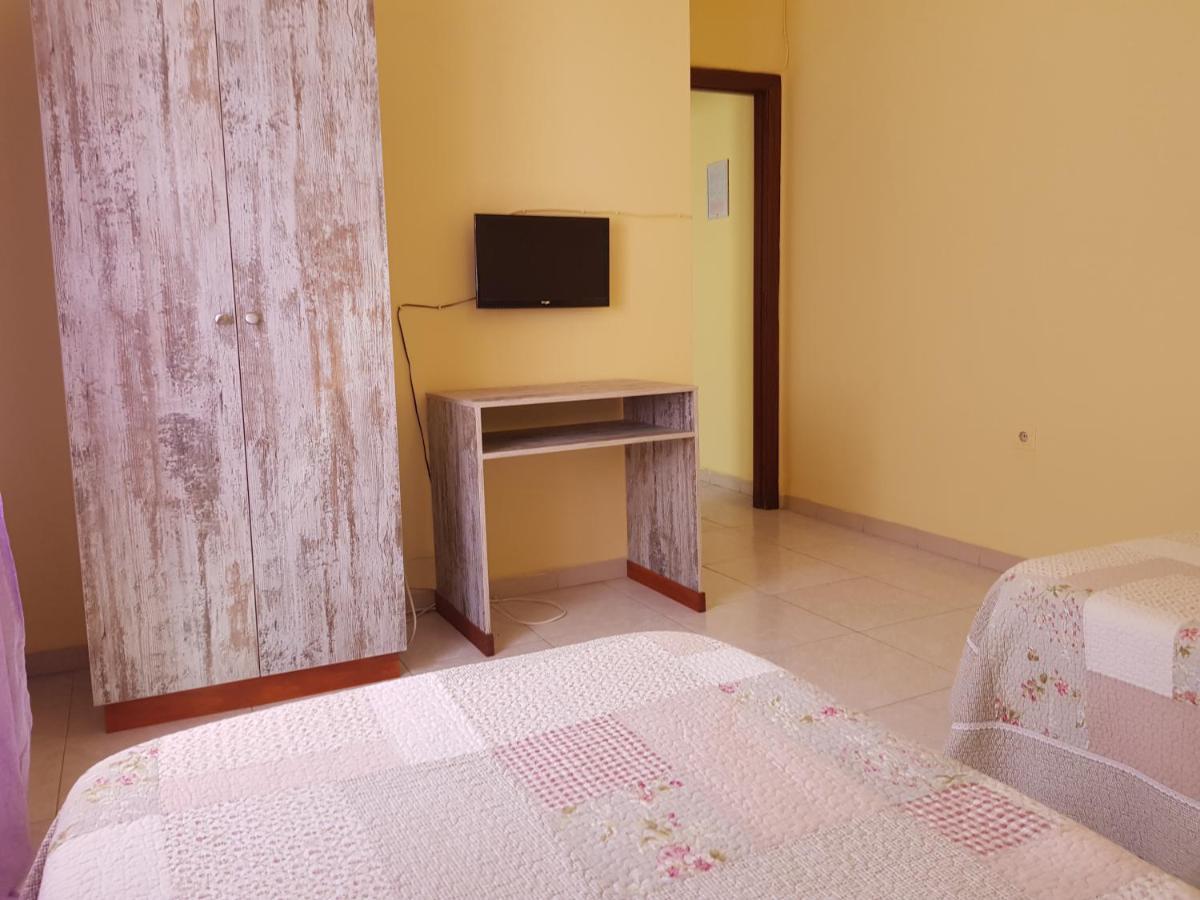 Virgen Del Rocio Guest house *