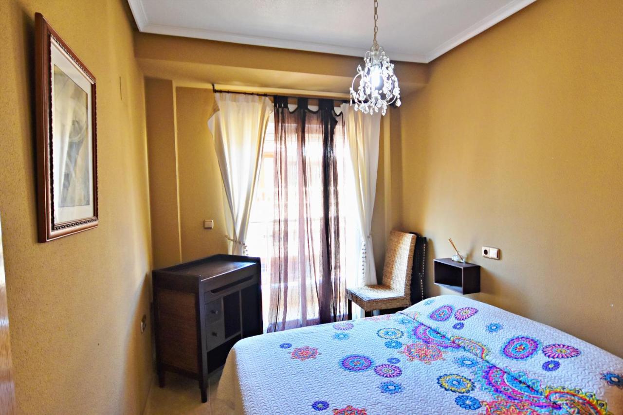He Center Apartment *