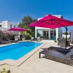 Villa Lumi-Oleanda 8 Pers Am Yachthafen Cala D\' Or