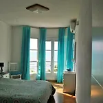 Apartamento Frente Al Mar,Primera Linea De Playa