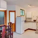 Quemao - La Santa Apartments