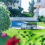Luminoso Apartamento Con Terraza, Jardin Y Piscina.