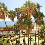 Estudio en Benalbeach, vistas mar, primera línea playa