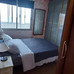 Apartment On The Beach And Ocean Sounds