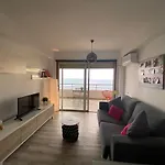 Apartamento con terraza y vistas al mar. Urb Monte y Mar