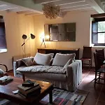Preciosa Casona Con Horreo