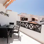 Victoria Court - 1 Bed Pool & Sea View