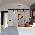 Llimona Suites