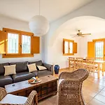 Casa Grande / Rosas Cantares