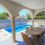 Villa Hidalgo Only Families