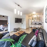 Luxury Suite Sea Front IV