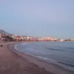 piso junto al mar para ocho personas máximo