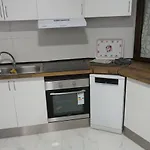 piso junto al mar para ocho personas máximo