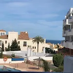 Duquesa Suites Apartment