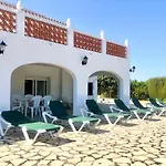 Chalet con piscina y barbacoa