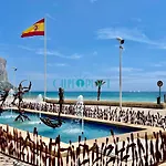 Flamenco, Solo A 40 Metros De La Playa