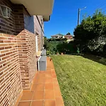 Coqueto Bajo con Jardin en Cuchia a 5 min playa
