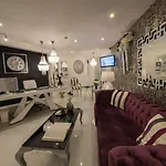 Lani\'S Suites De Luxe - Adults Only