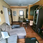 Acogedor, comunicado, aparcamiento gratis en l calle