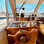 Stylish 80\'S Fishing Boat