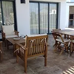 Falsa Pimienta - Solo Familias Y Parejas