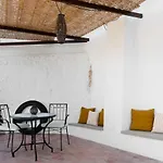 La Amara Lounis - En El Casco Antiguo De Frigiliana