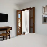 La Amara Lounis - En El Casco Antiguo De Frigiliana