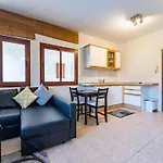 Ct 144 - La Cala Boulevard - Studio I