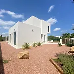 Modern 4 Bed Villa With Pool At Las Colinas Lc1