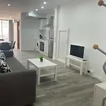 Piso En El Centro Del Vendrell. Alojamiento Entero.