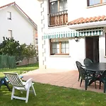 Chalet En Urbanizacion Con Piscina