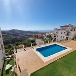Elegant Apartment With Fantastic Views At The Top Of Calahonda
