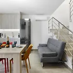 Golden Holidays, Heated Pool, Air Con, Internet, Parking