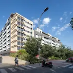 Guni Suites Jardines