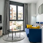 Modern Wave Escape Apartment With Private Parking And Rooftop Pool By Namaste Elite