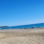 Bajo precioso en primera línea de Vera-Playa con jardín y terraza!