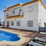 Vinuela Villa With Pool & Lake Views By Homing