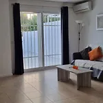 Immaculate And Modern 1 Bedroomed Apartment