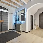 Hauzify I Novavila Centre Rooms
